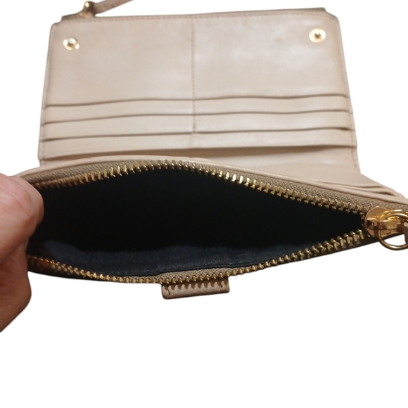 Margot Fine Leather Snap Wallet Snake Embossed Bi-Fold Wallet - Picture 6 of 9